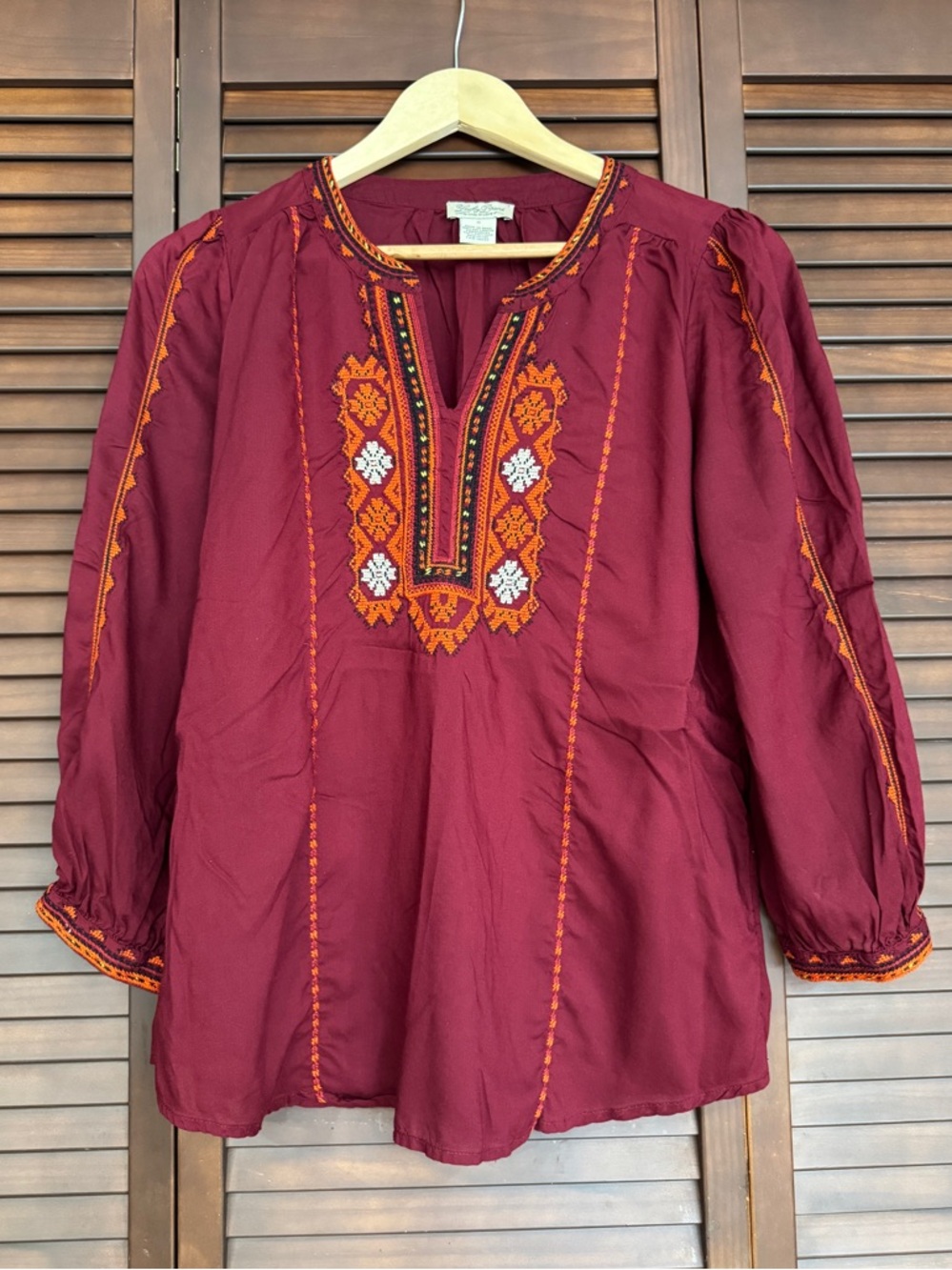 Lucky Brand Women's S Burgundy Embroidered Peasant V-Neck 3/4
Balloon Blouse